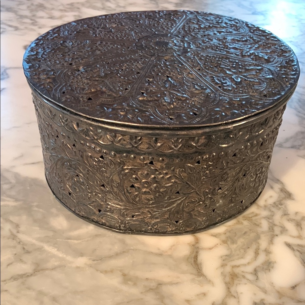 Nora Fenton Large 9” Wide Elegant Round Silver Plated Handcrafted Storage Box